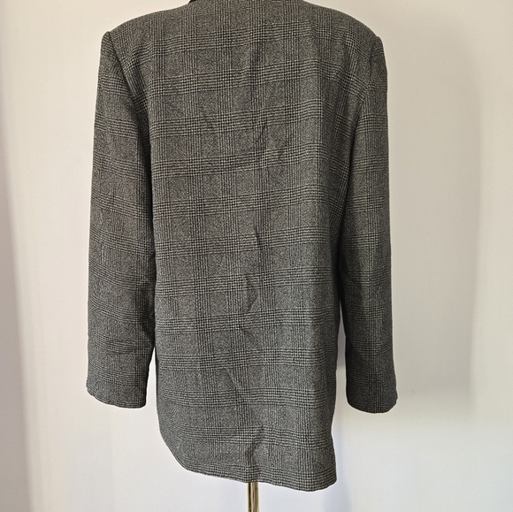 VIA MODA VINTAGE Gray Blazer with Notched Lapels and Tailored Style - Picture 6 of 11